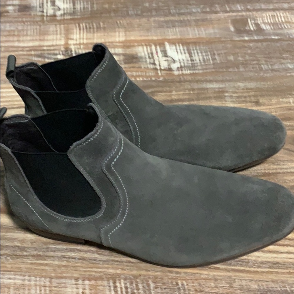 Rail boots